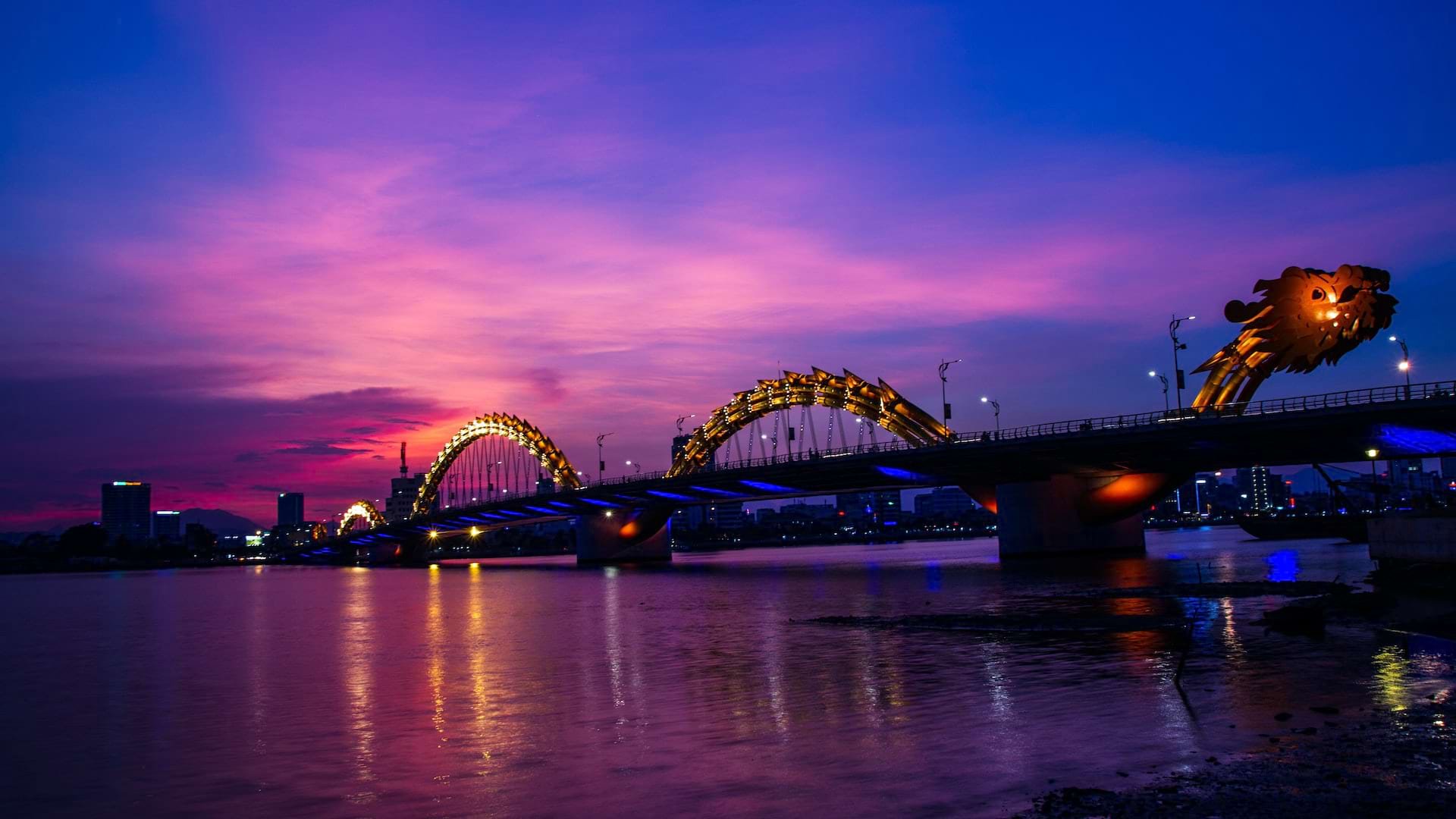 Da nang dragon bridge